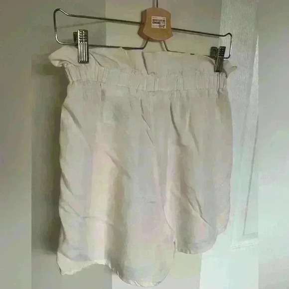 H&M cream shorts - Picture 6 of 10